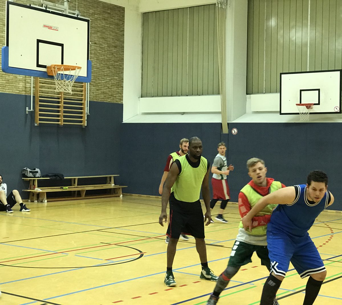 S.O. Medien Baskets holen George Ehiagwina zurück