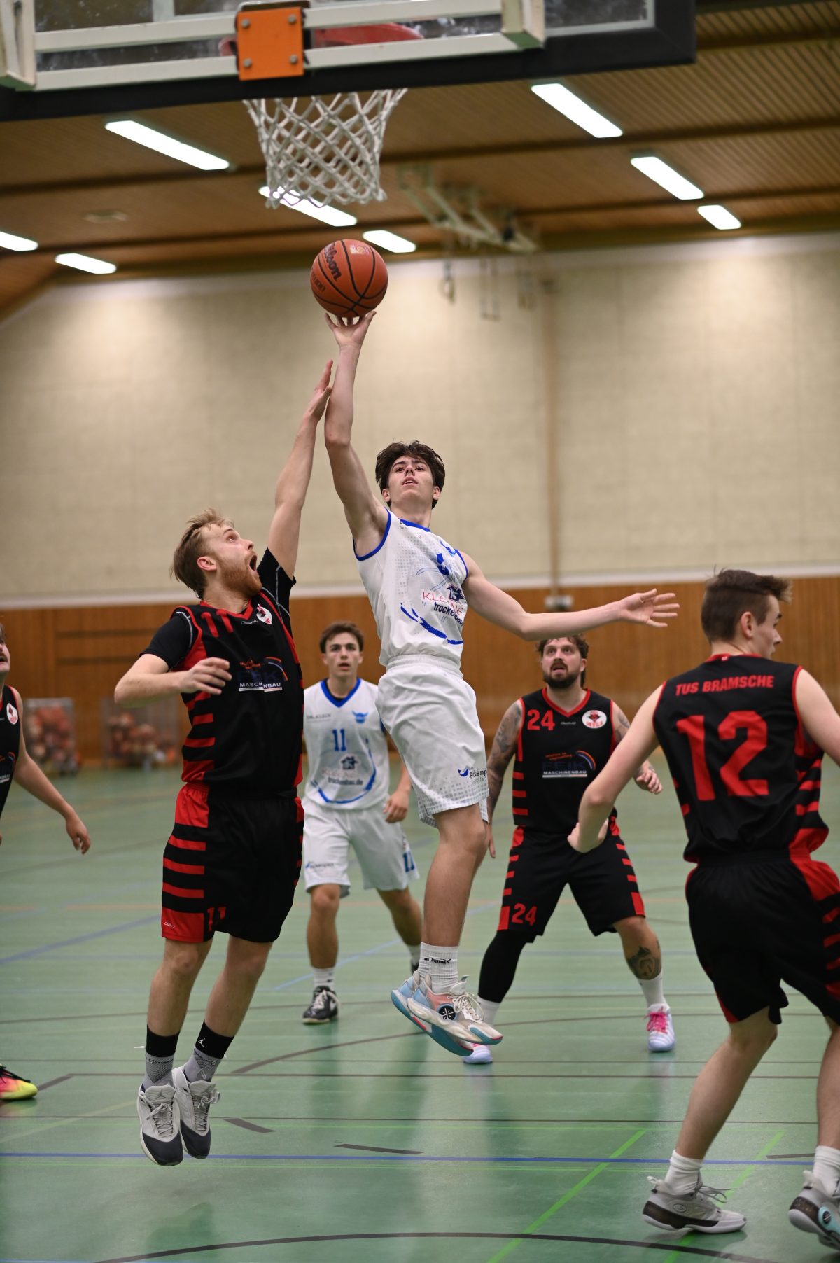 Perfekter Saisonstart: Junge „Zweite Herren“ stürmt an die Tabellenspitze der Landesliga!
